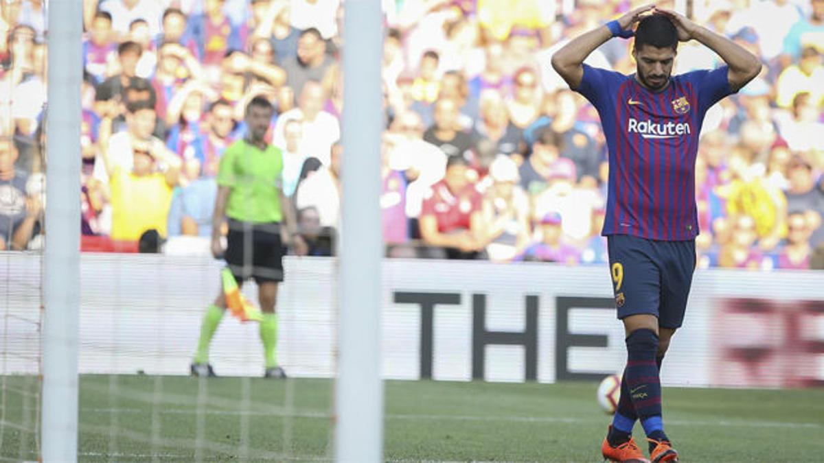 A Suárez no le entra nada: él mismo evitó su gol