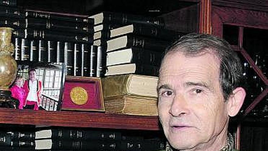 José Luis Moralejo, en su casa.