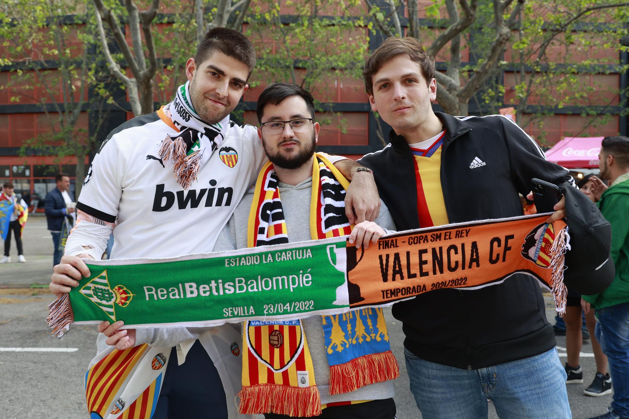 Mestalla es una fiesta en las horas previas a la final