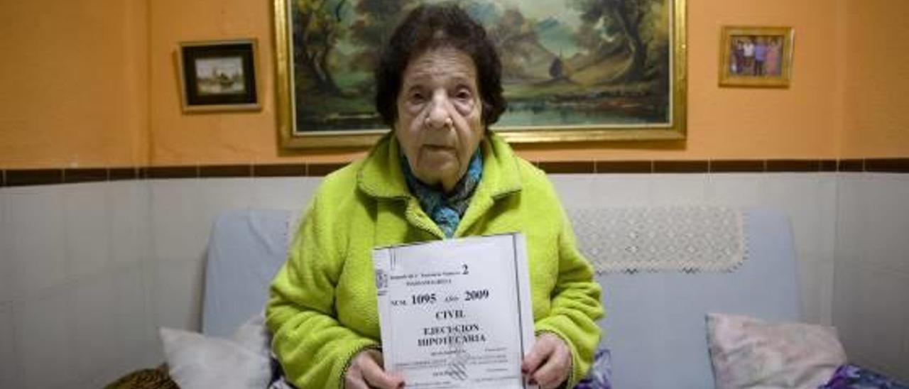 Ordenan el desahucio de una anciana que avaló a su hija  sin saber leer