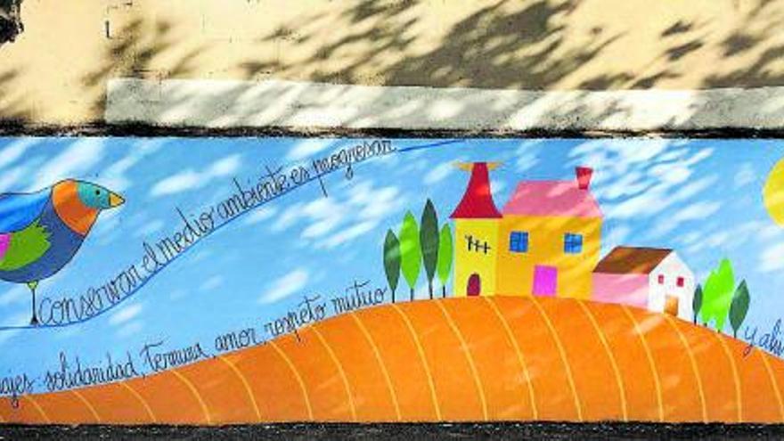 “Conservar el medio ambiente es progresar”, una de las frases que se puede leer en el mural. | CRA Moraleja