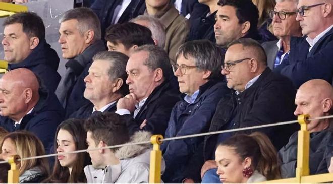 Carles Puigdemont, en el palco del estadio del Brujas durante el partido del Barça en la Champions