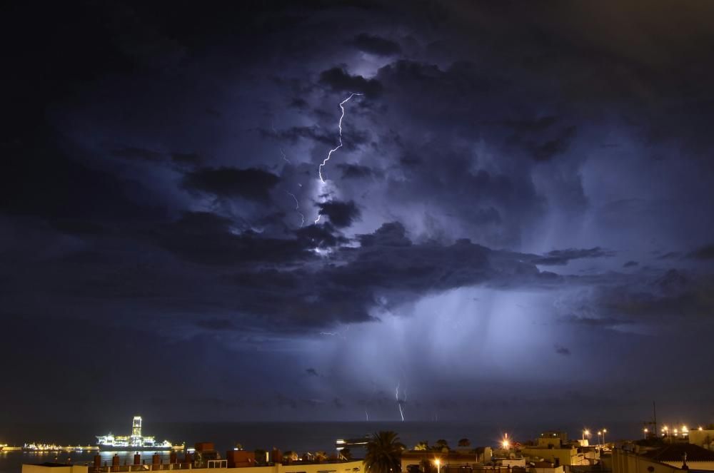 Rayos sobre Las Palmas de Gran Canaria.