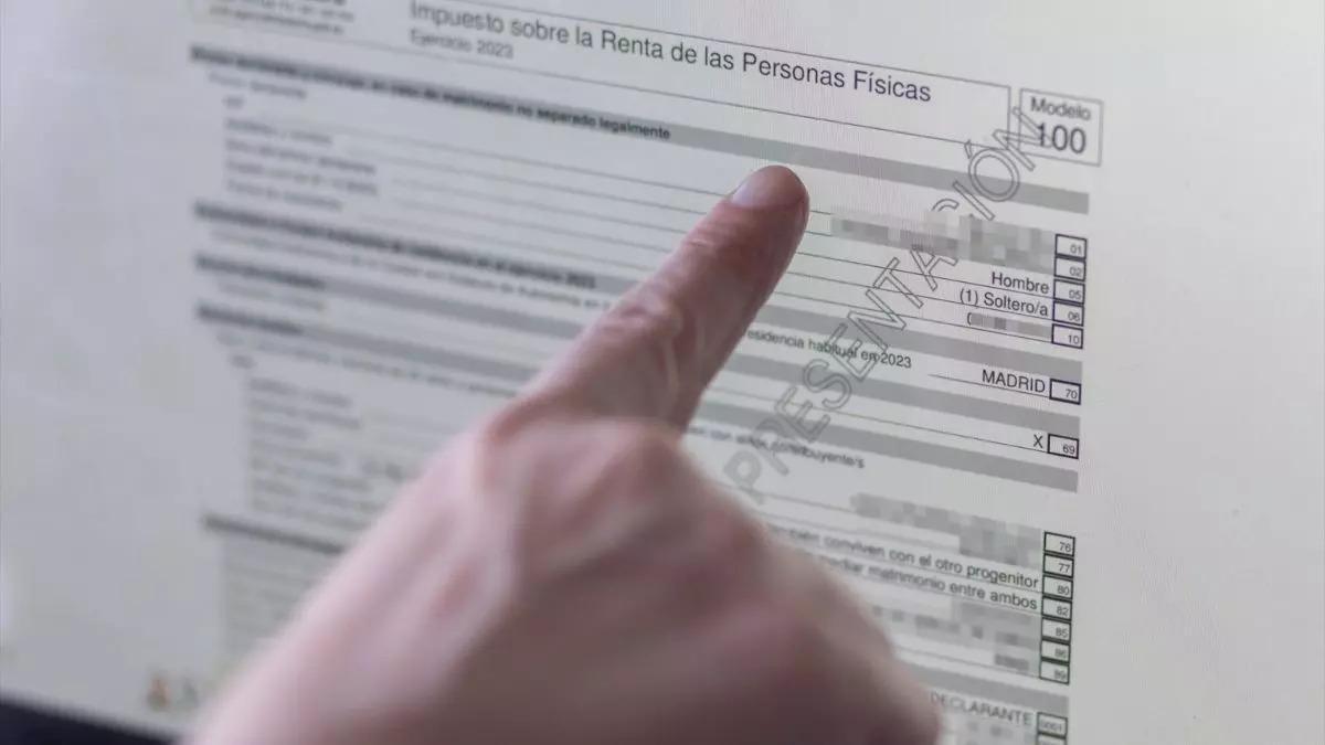 La Agencia Tributaria ofrece una vía telefónica para la declaración de la renta, mientras que la asistencia presencial no comenzará hasta el 1 de junio