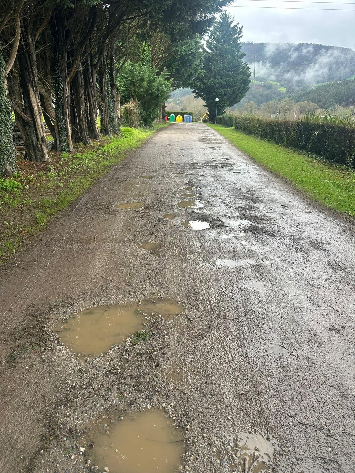 Acceso al camping Amaido.