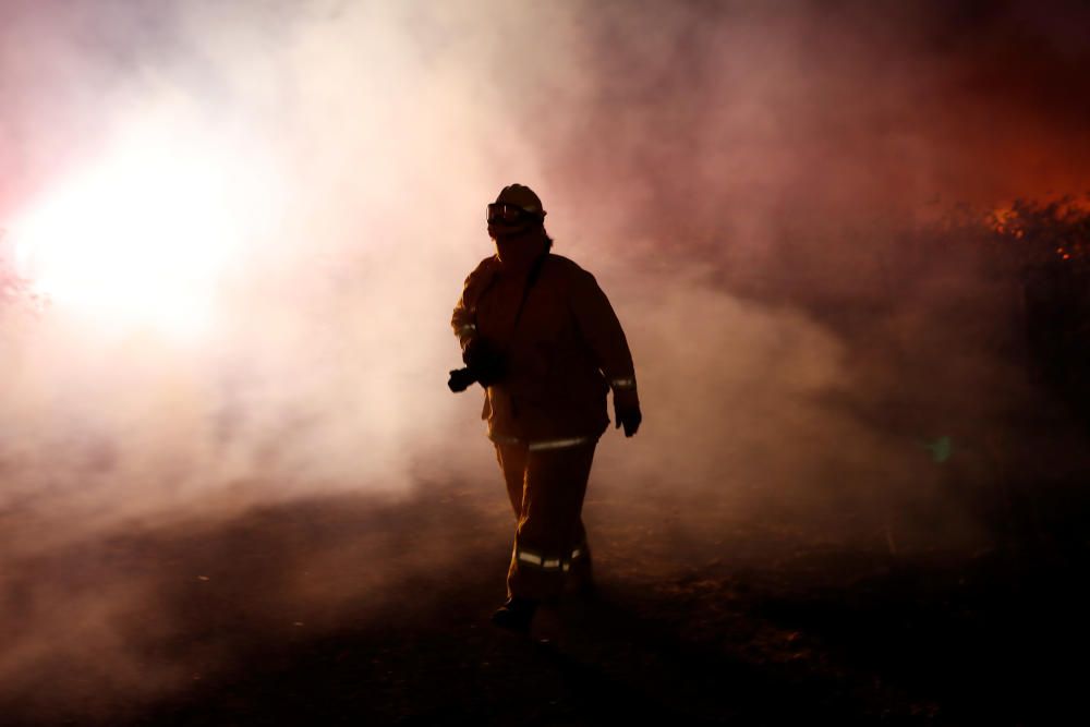 Un incendi a Califòrnia obliga a evacuar a 180.000 persones