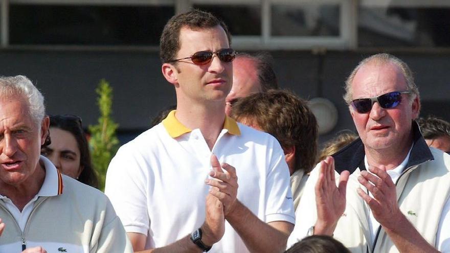 Josep Cusí, Felipe y Juan Carlos, tras una regata en Barcelona en el 2003.