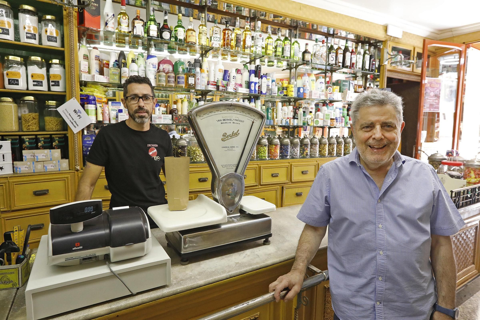 La botiga Can Farreny, al centre de la Bisbal d&#039;Empordà