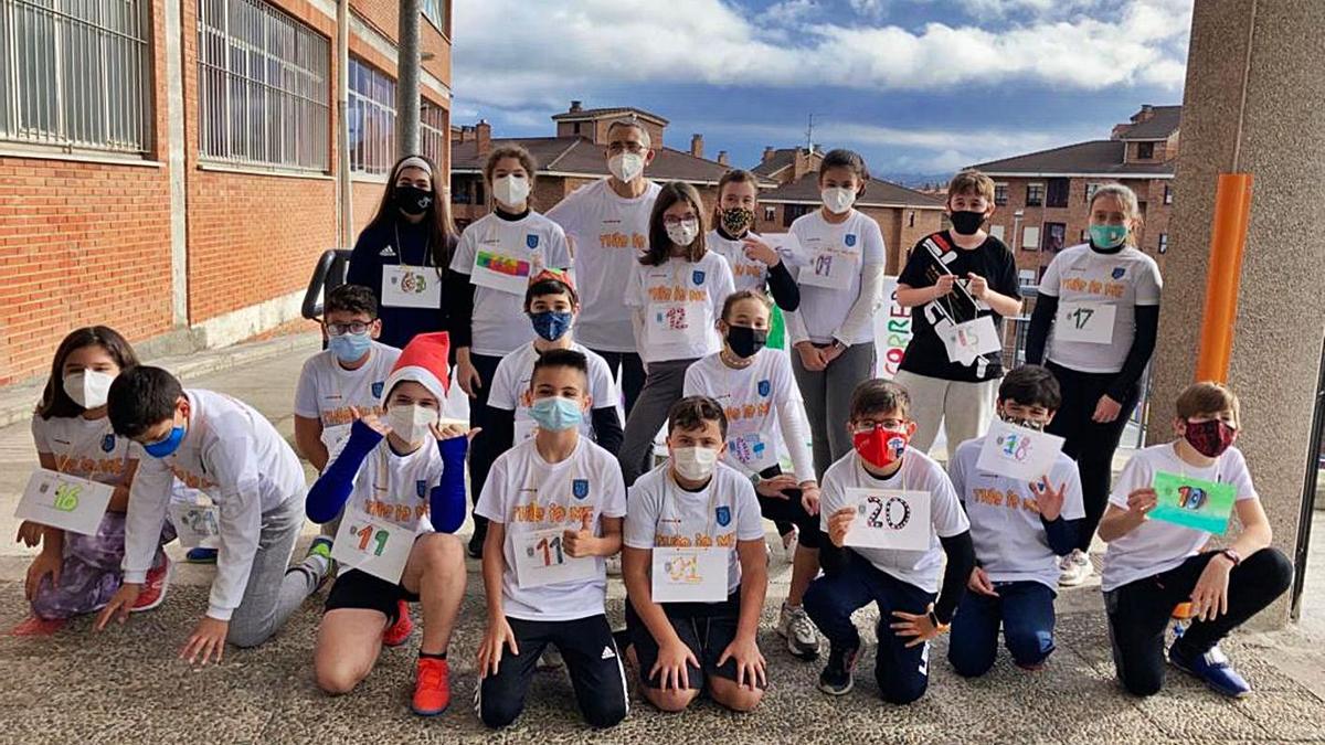 Participantes en la “San Silvestre” del Germán Fernández Ramos.