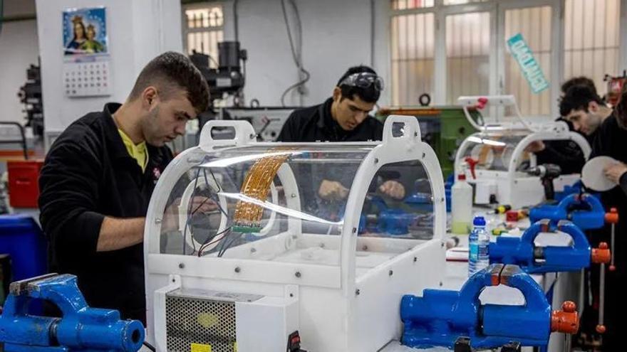 Extremadura, la única comunidad con relevo generacional en la industria manufacturera