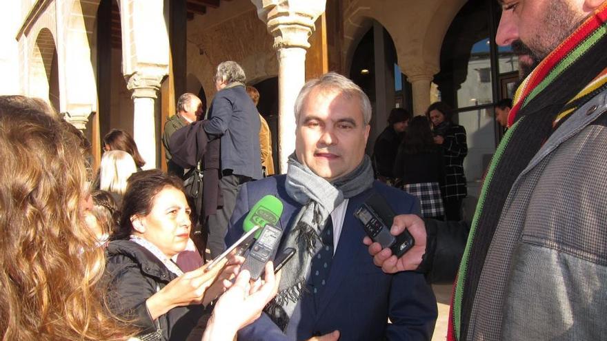 El alcalde de Badajoz achaca a un &quot;error&quot; de la empresa los resaltes de Sinforiaño Madroñero