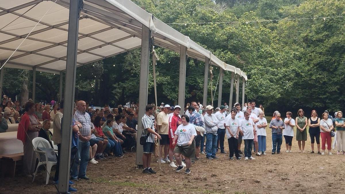 Asistente al Encuentro de mayores en la Alameda de Porcía.
