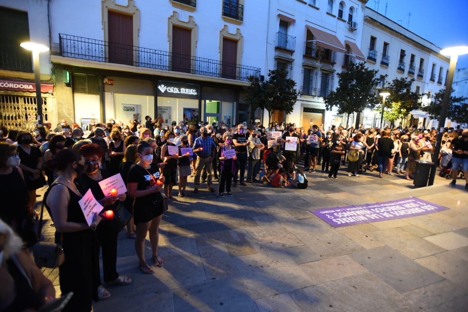 Córdoba sale a la calle para mostrar su repulsa por los últimos crímenes machistas