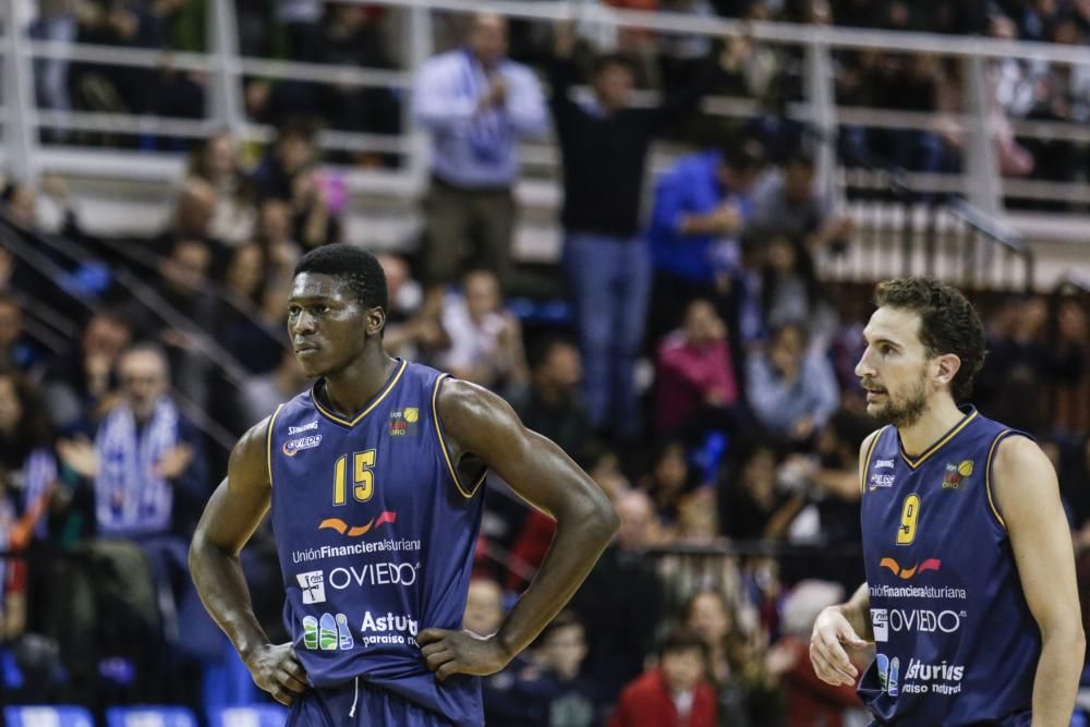 Partido de baloncesto entre Unión Financiera Oviedo y Melilla