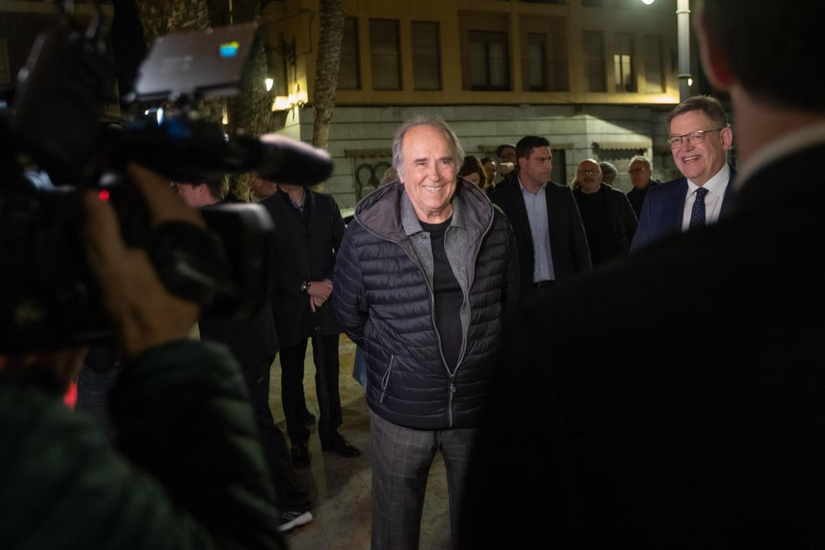 Joan Manuel Serrat nombrado como hijo adoptivo de Orihuela