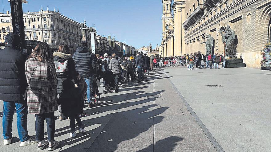 San Valero rosconero y nada ventolero: Zaragoza celebra su patrón en la calle