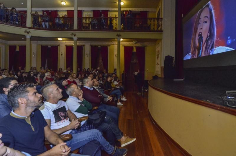 7/11/2018 GÁLDAR. Apoyo a Marilia, concursante de Operación Triunfo en el Teatro de Gáldar. FOTO: J. PÉREZ CURBELO  | 07/11/2018 | Fotógrafo: José Pérez Curbelo
