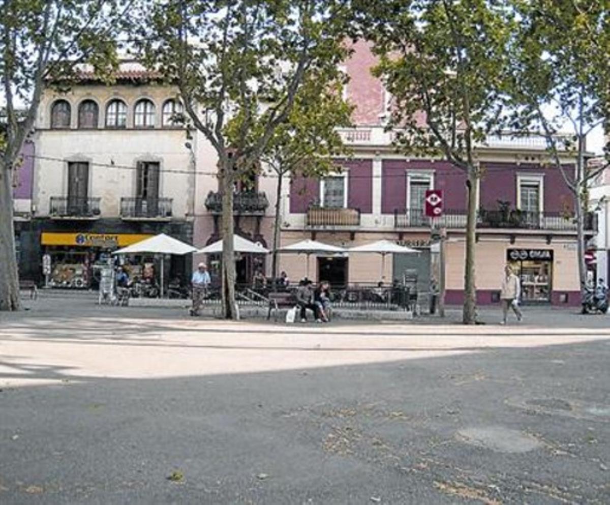 La plaça d’Eivissa, abans de la reforma, el 2009.
