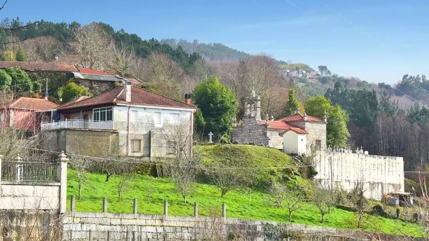 El último habitante de un pueblo de León: “Antes en verano la gente venía y se quedaba 15 días o un mes, pero cada vez vienen menos”