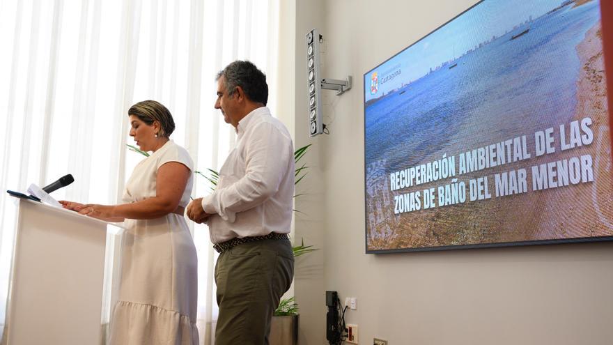 La eliminación de lodos en el Mar Menor comienza en Estrella de Mar de Cartagena