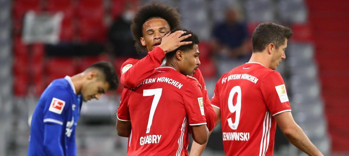 Los jugadores del Bayern celebran un gol ante el Schalke.