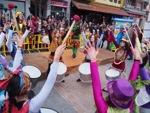 DESFILE DE CARNAVAL EN POLA DE SIERO