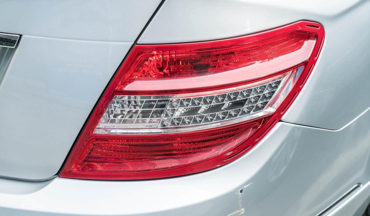 Es importante mantener los intermitentes en buen estado