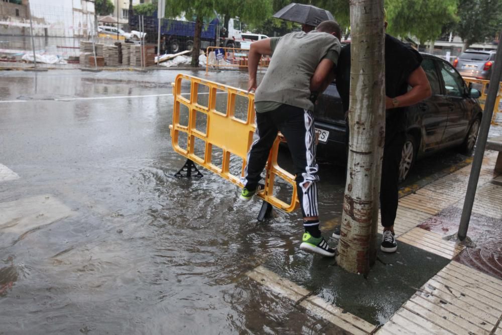 Inundaciones y suciedad a consecuencia de las lluvias en Ibiza