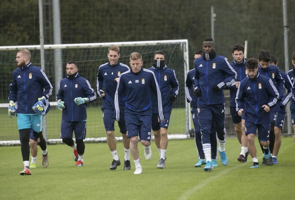 Primer entrenamiento del Real Oviedo después del derbi