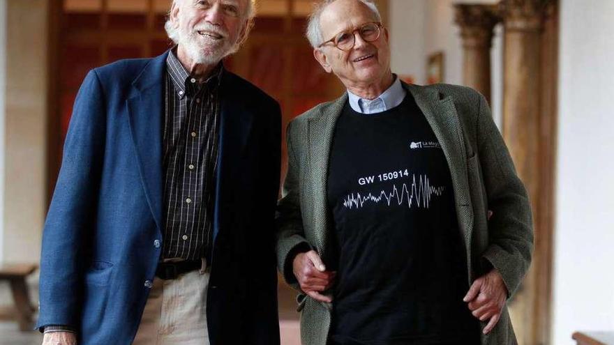 Barry C. Barish (izda.) y Rainer Weiss, ayer, en Oviedo.