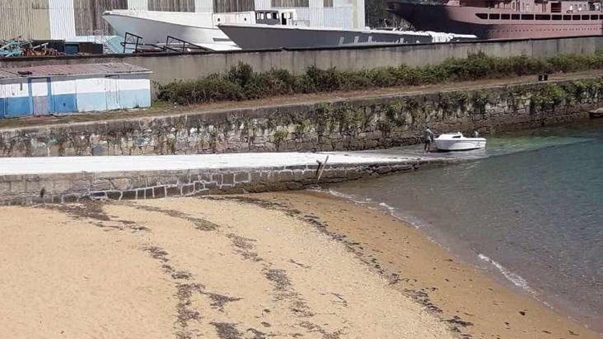 La nueva cara de esta rampa de varada en Meira. // G.N.