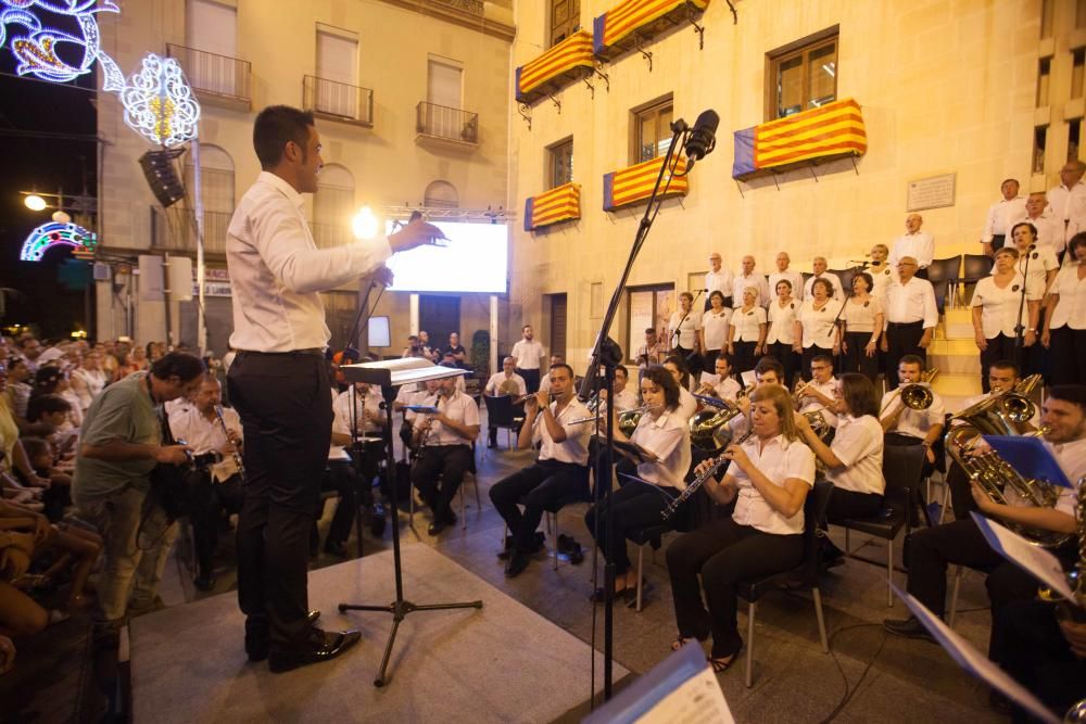 El investigador realizó un discurso lleno de sentimiento ilicitano y alabó a Elche como ejemplo de convivencia y respeto a los extranjeros