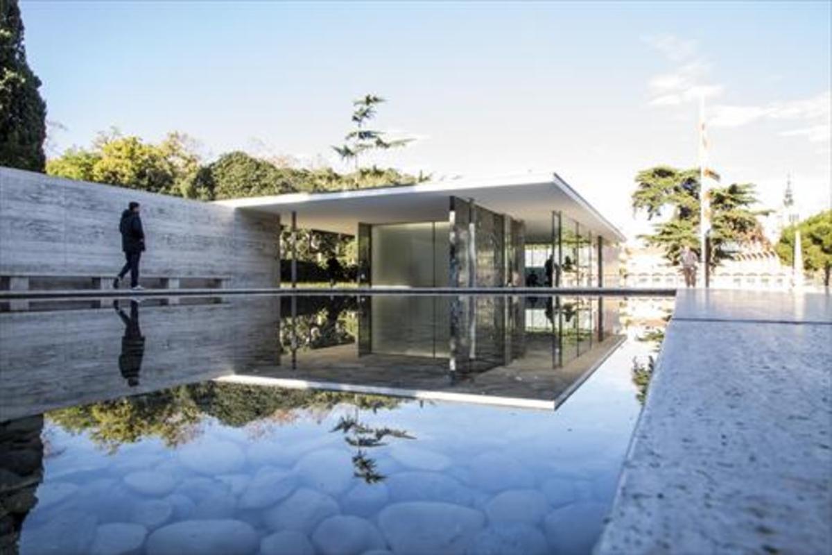 Pabellón Mies van der Rohe, en Montjuïc, en el que destacan su sobriedad y simplicidad.