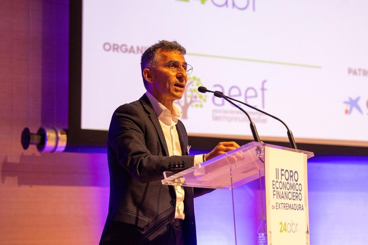Juan Carmona, presidente de la Asociación Extremeña de la Empresa Familiar.