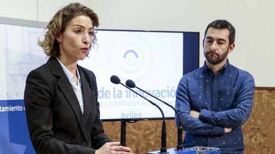 Ana Concejo y Manuel Campa, ayer, en el Ayuntamiento.