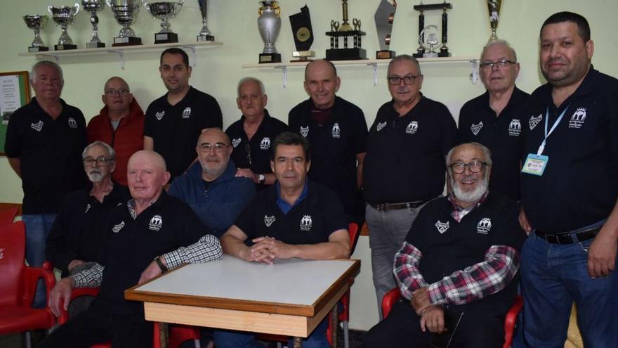 Formación del equipo Mocanes, que lucha contra la adversidad desde la penúltima plaza del Grupo A.  | | RAMÓN REGUERO