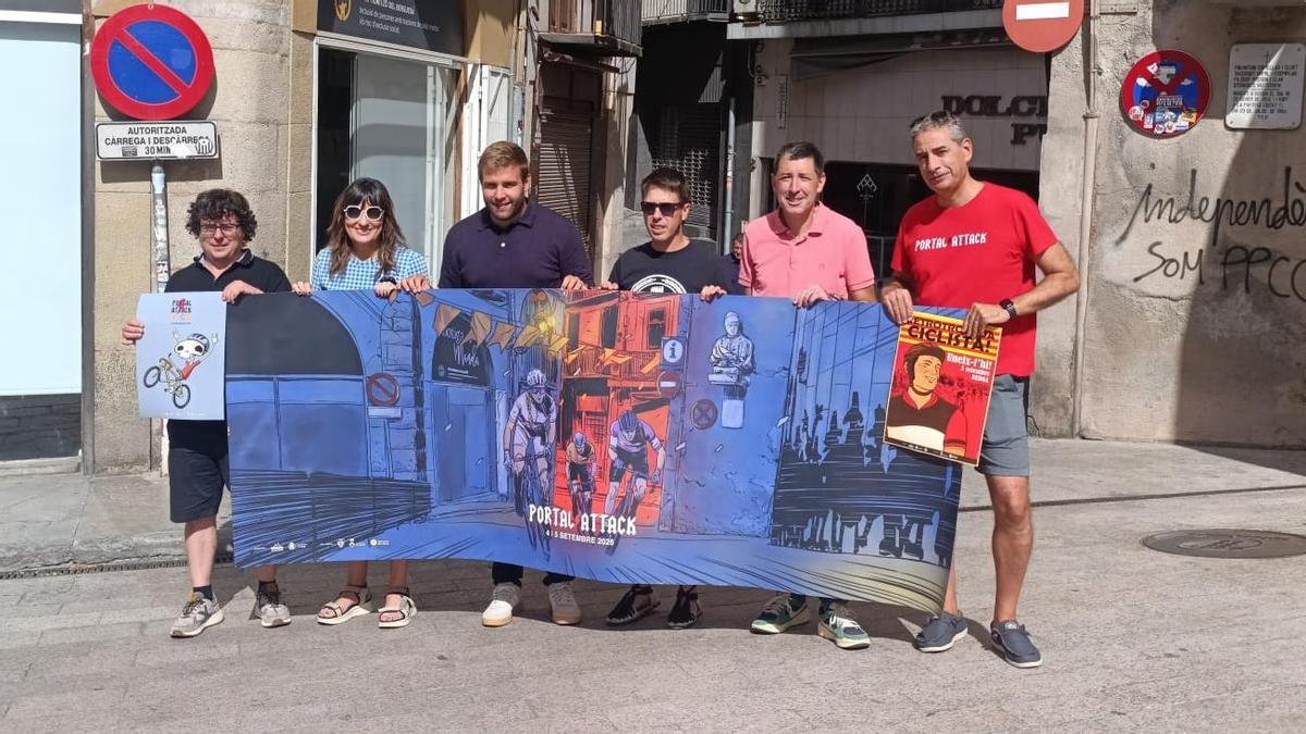 Organització i representants polítics, amb el cartell de l'edició d'enguany