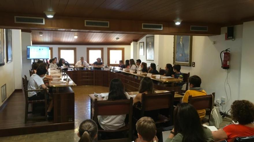 El Consell de la Infància se ha reunido esta mañana en el salón de plenos municipal de Inca.