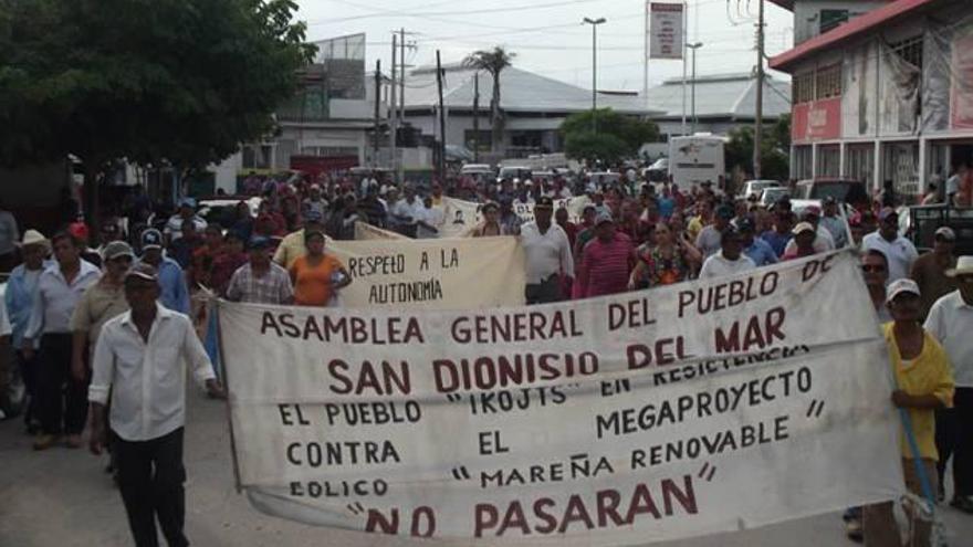 Indígenas mexicanos piden ayuda a la coordinadora de El Comtat en su lucha contra 28 parques eólicos