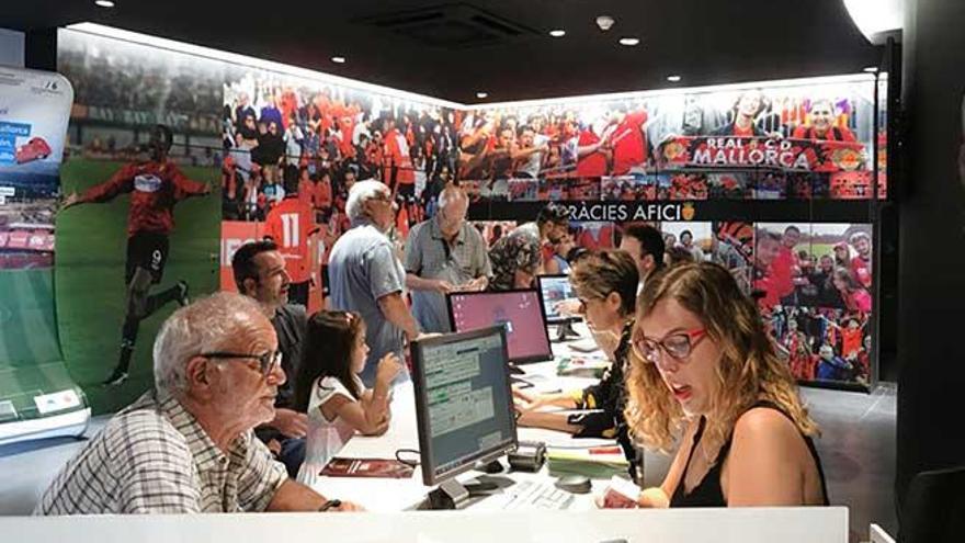 El Mallorca, que sigue sin abrir Sol Alta, alcanza los 9.232 abonados