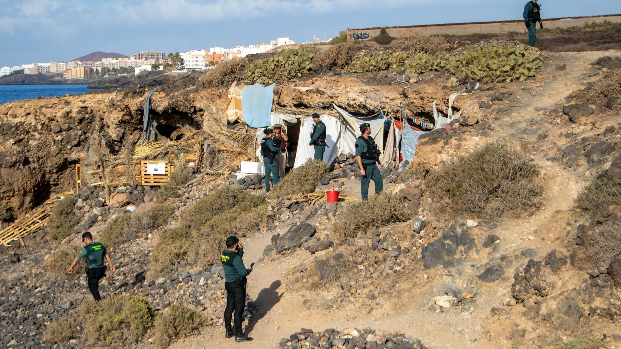 Operativo de desalojo de asentamientos ilegales en la costa de Granadilla