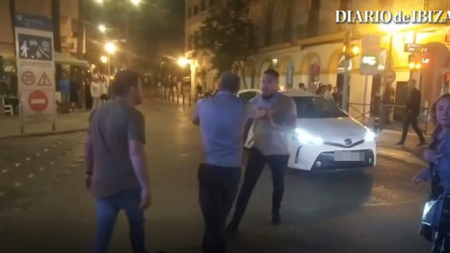 Comienzan los problemas entre taxistas de Ibiza