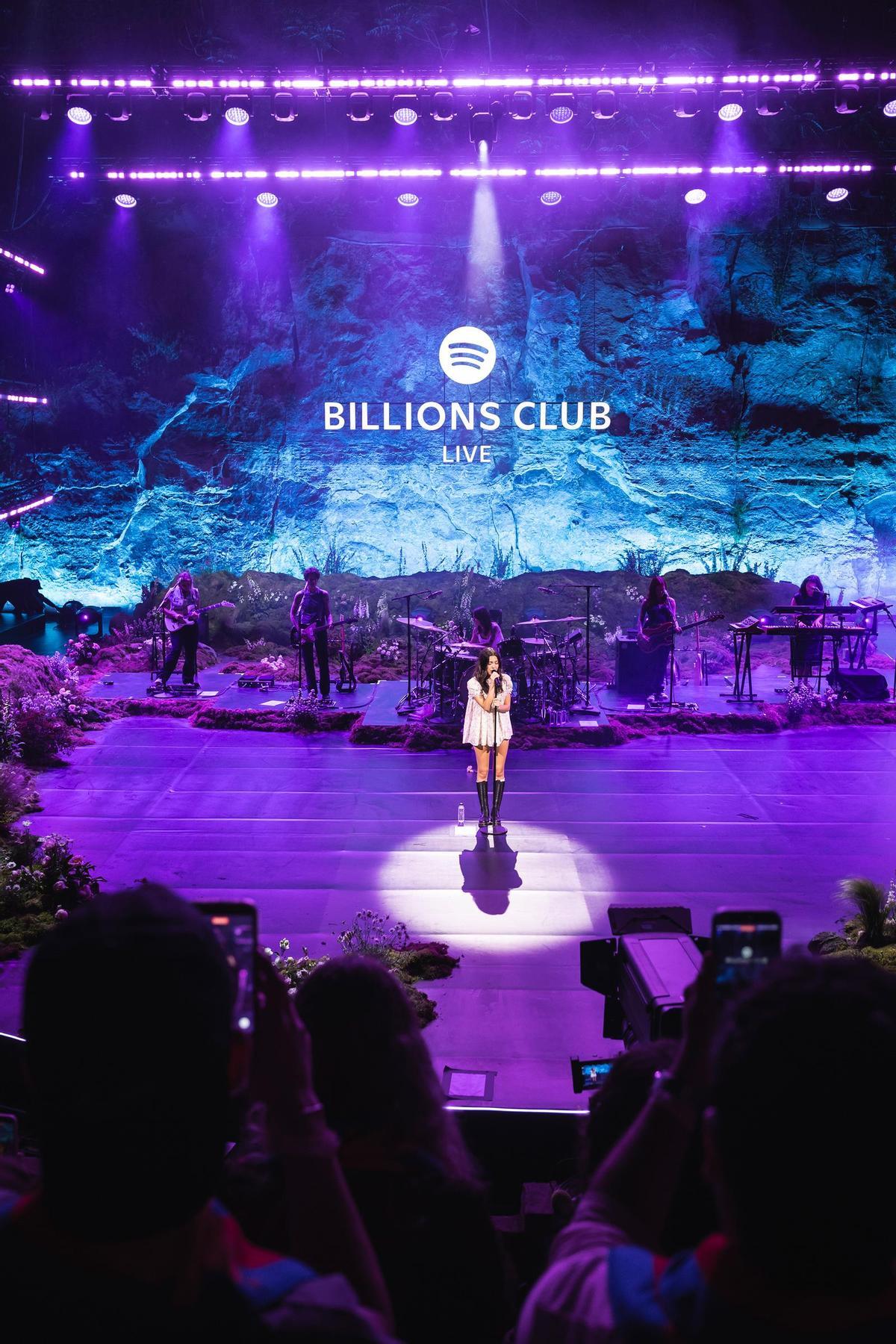 Olivia Rodrigo, en un concierto privado en el Grec previo al Clásico de fútbo