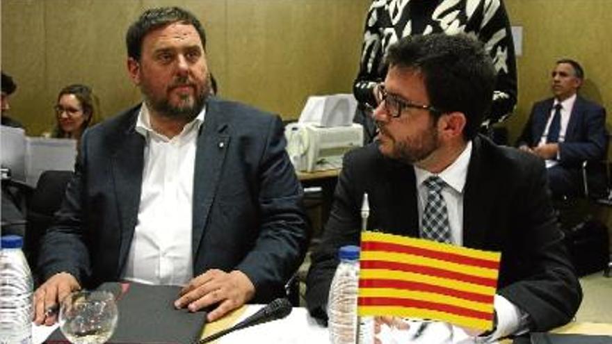 El conseller d&#039;Economia, Oriol Junqueras, i el secretari d&#039;Economia, Pere Aragonès, en una imatge d&#039;arxiu.