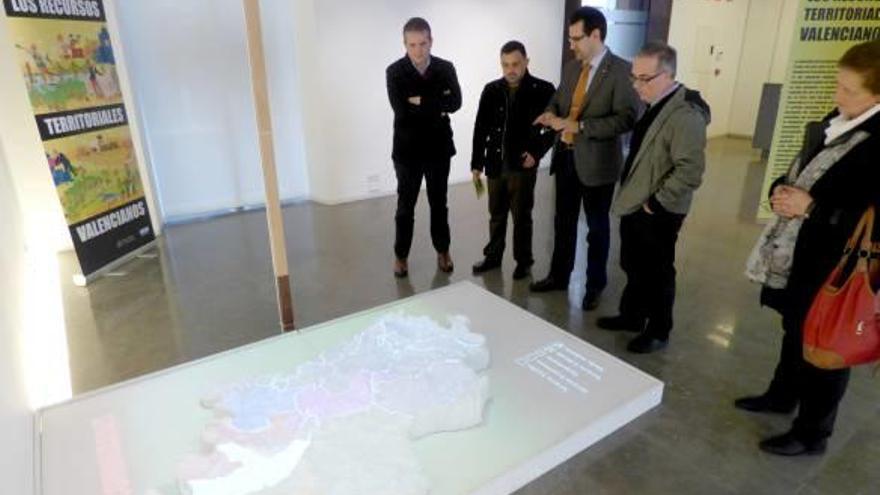 Una muestra exhibe en Ontinyent los recursos territoriales valencianos