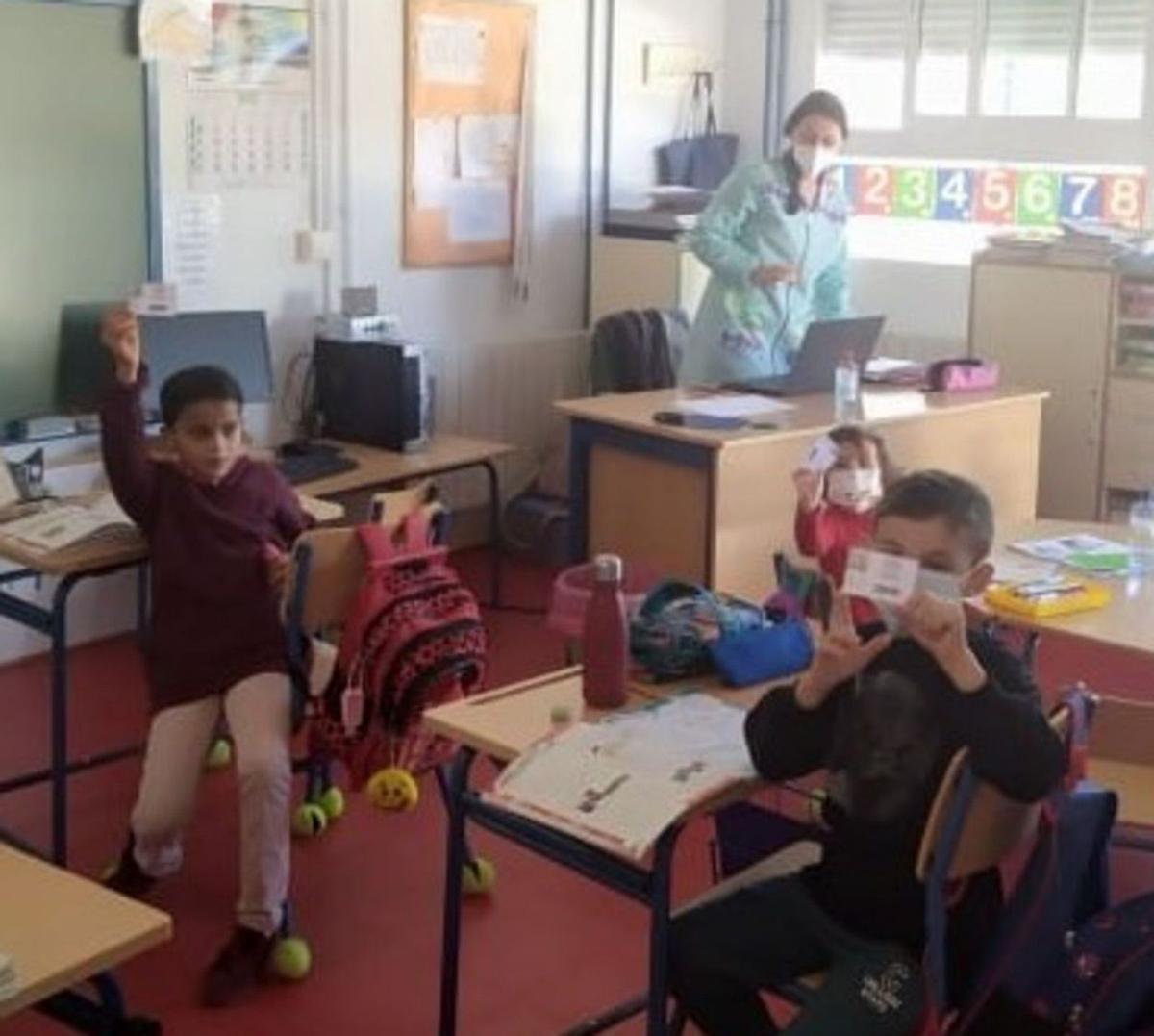 Fachada del colegio rural Iznájar Sur,  que cuenta con siete docentes vinculados al mismo.