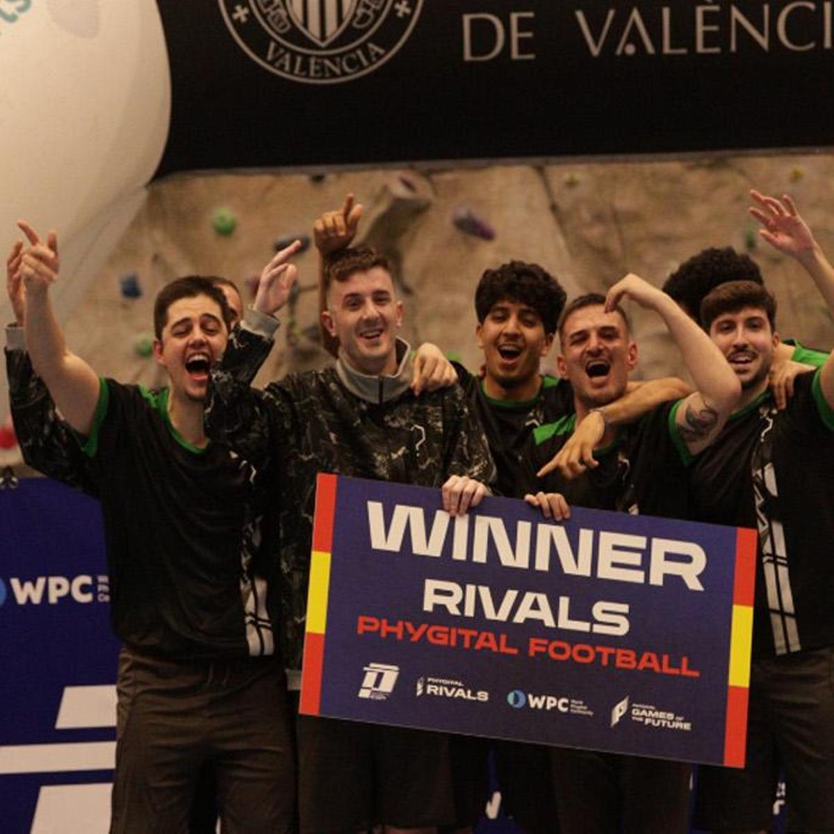 El Noname Club celebra su condición de campeón nacional en Valencia de los Phygital Games en la modalidad de Phygital Football.