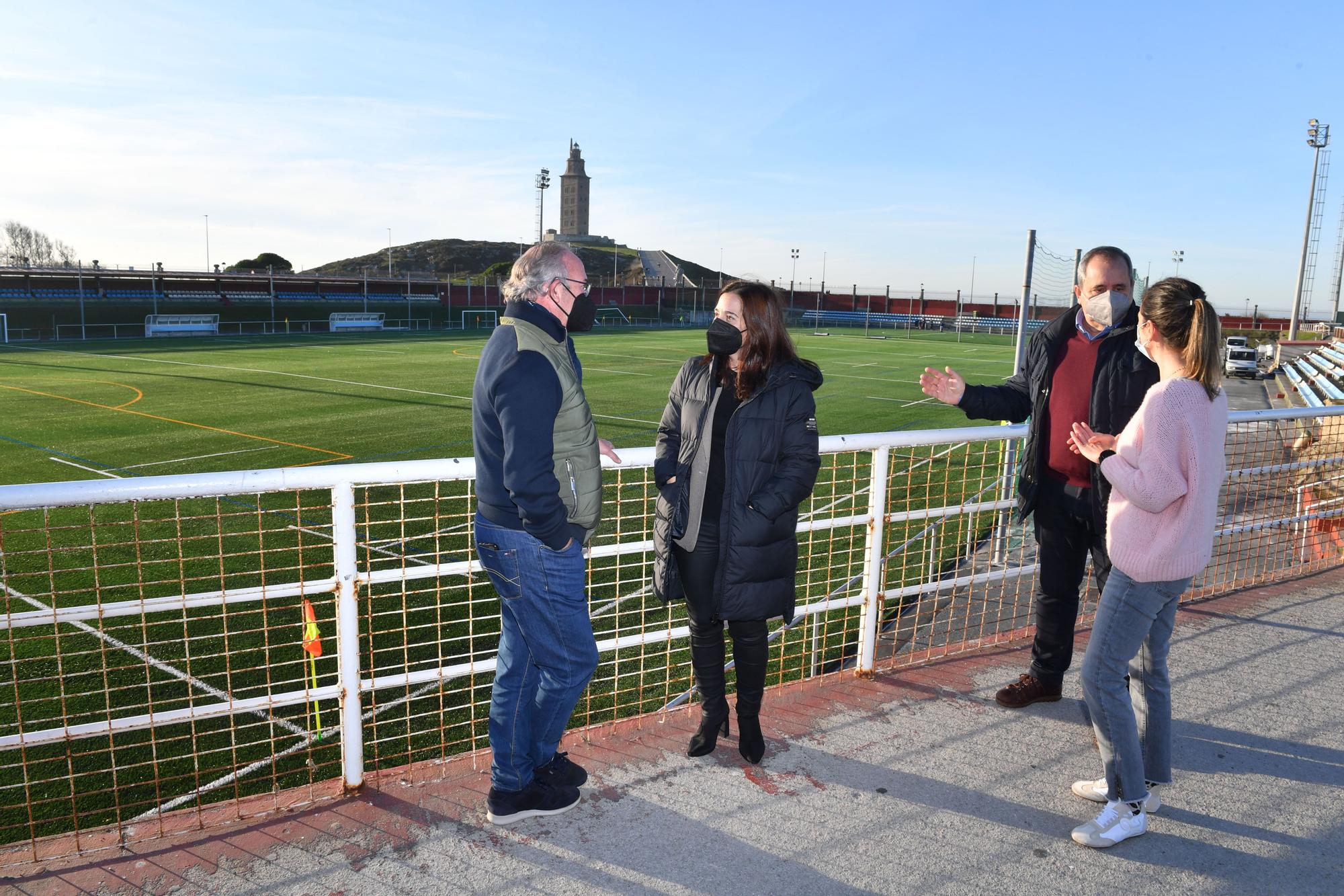 La ciudad deportiva Arsenio Iglesias renueva su césped artificial