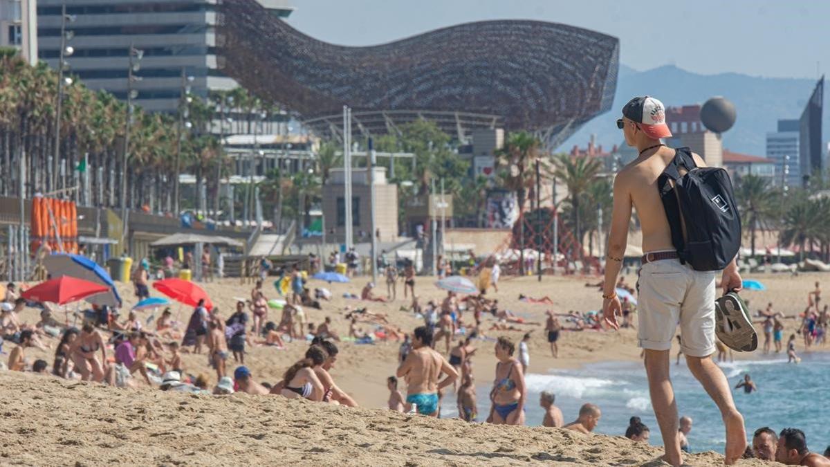 Ambiente en la playa de Barcelona