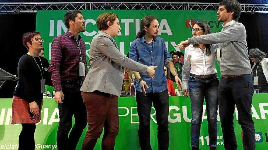 D&#039;esquerra a dreta, Marta Ribas, David Cid, Ada Colau, Pablo Iglesias, Mònica Oltra i Ernest Urtasun, ahir